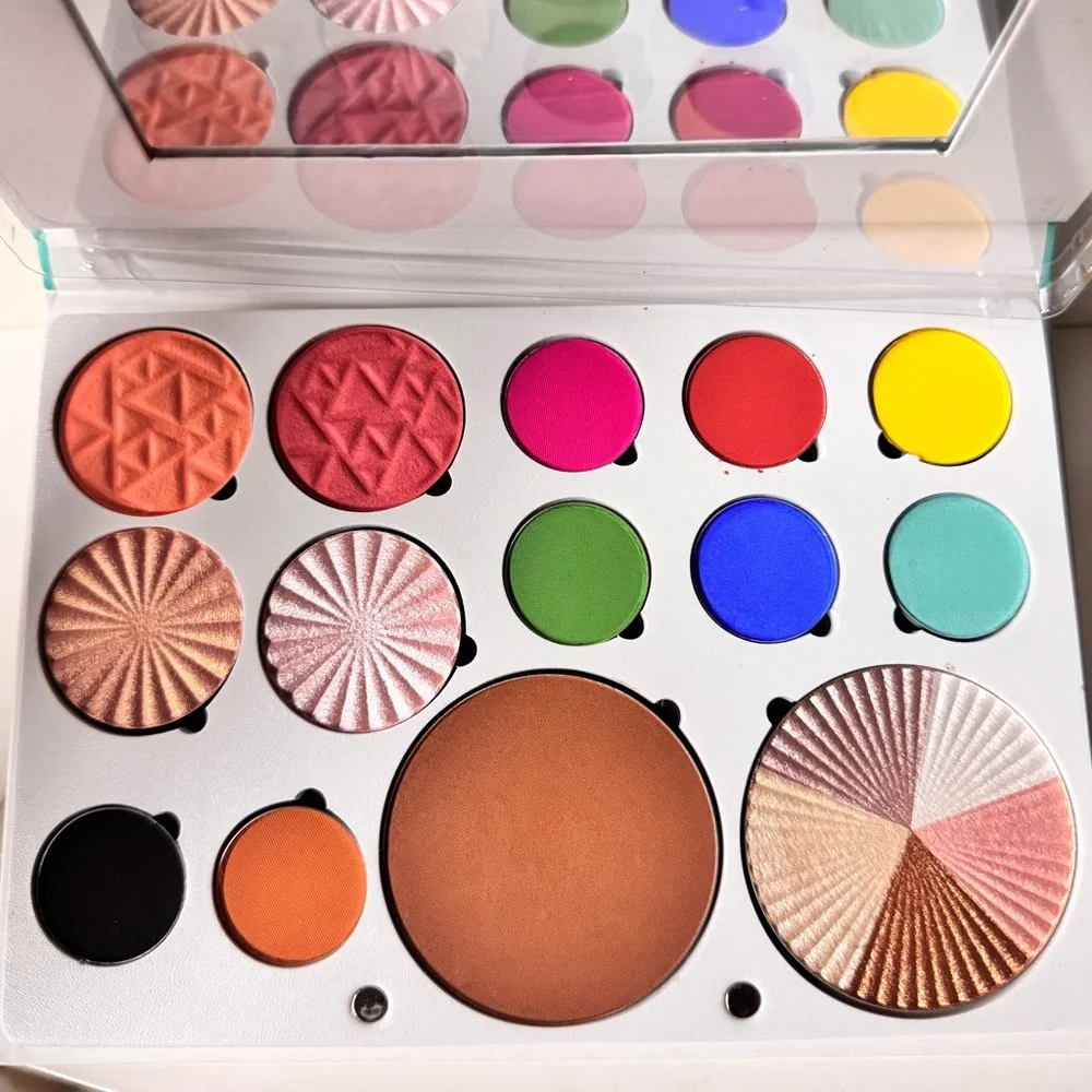 Ofra pro Palette eyeshadow - maryandthepalettes collab
